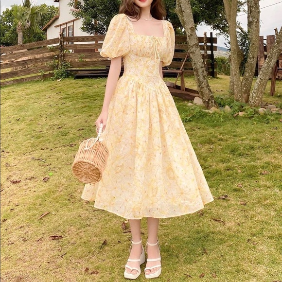 Floral Print Puff Sleeve Dress - Picture 1 of 4